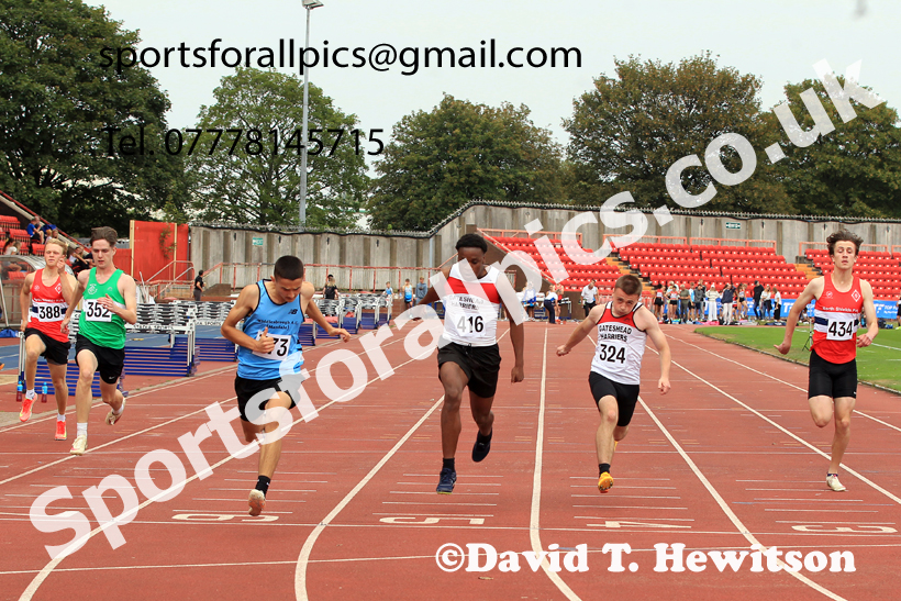 100 metres, Gateshead Tartan Games.  Photo: David T. Hewitson/Sports for All Pics